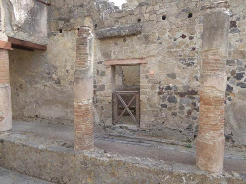 Herculaneum V.9